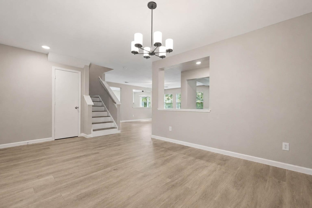 9506 Lasbury Drive - Photo 5