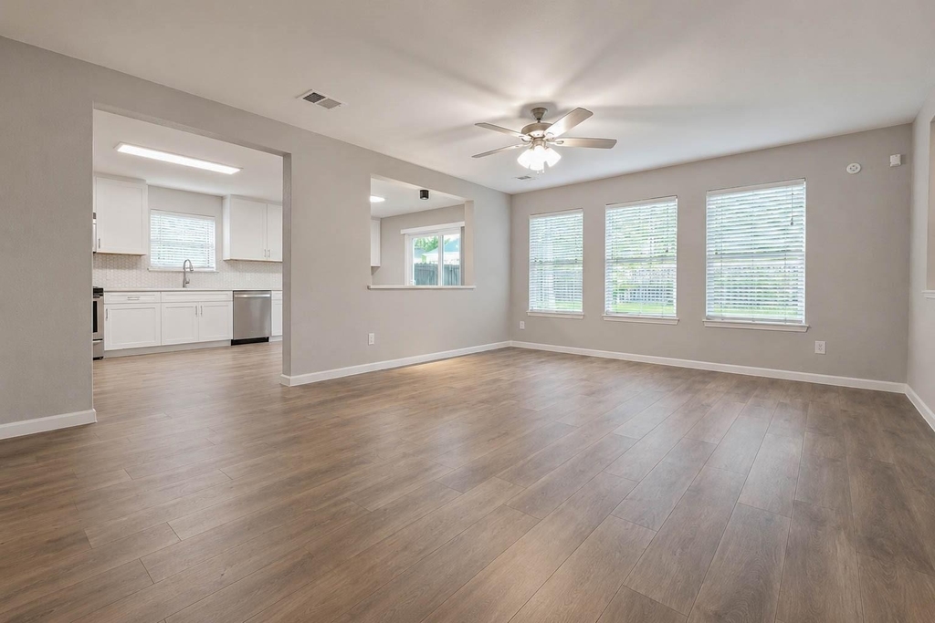 9506 Lasbury Drive - Photo 3