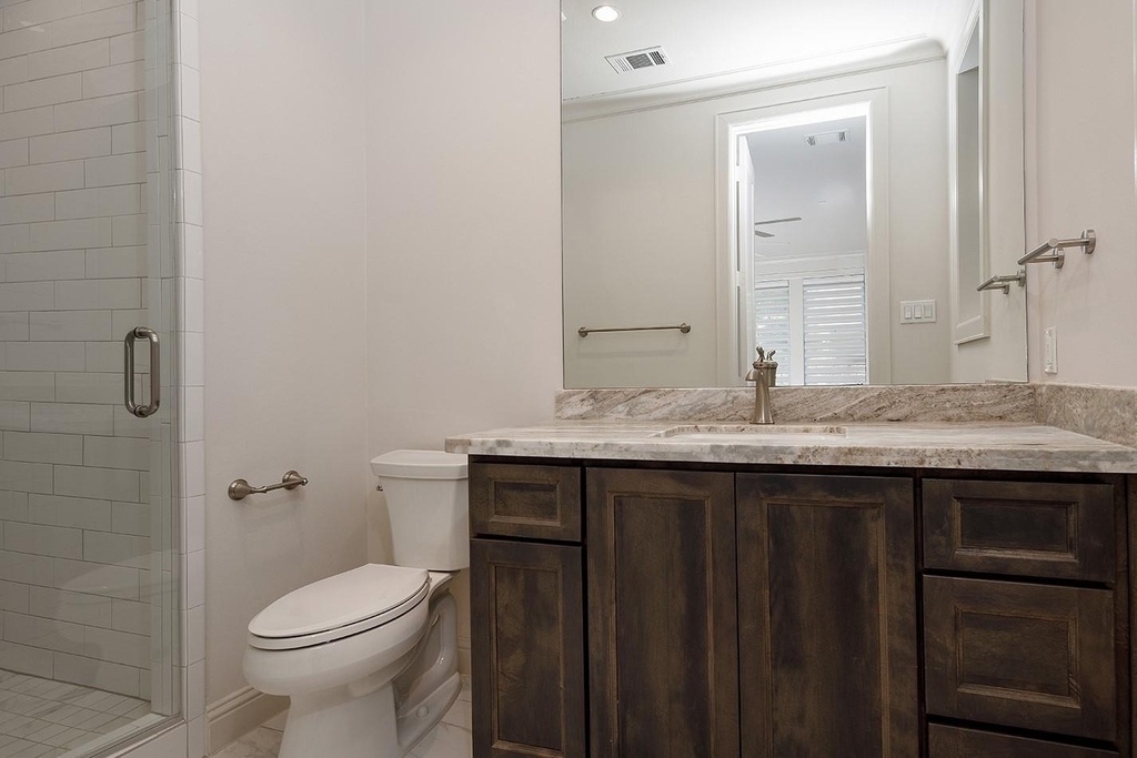 2503 Lake Front Circle - Photo 4