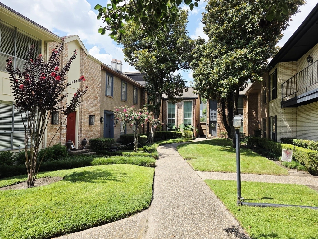 2323 Augusta Drive - Photo 13