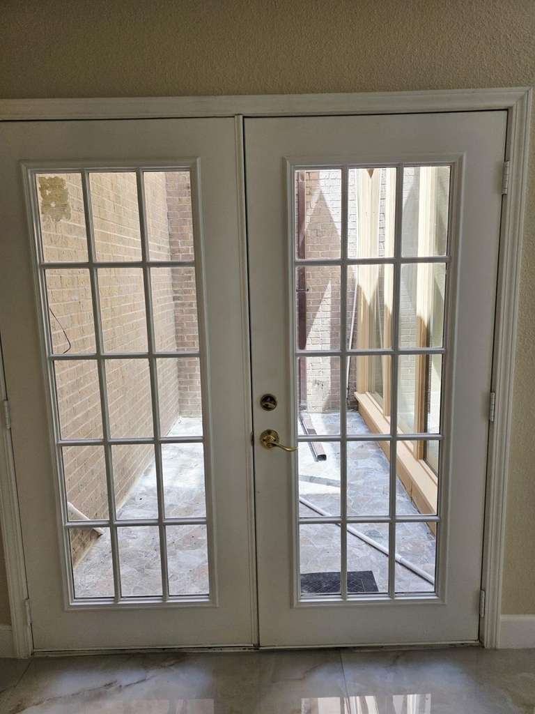 2323 Augusta Drive - Photo 3