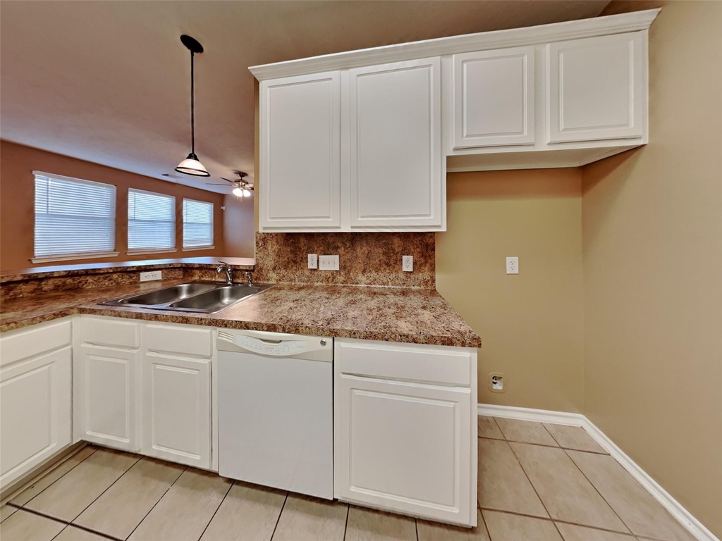 6220 Stoney Creek Drive - Photo 5