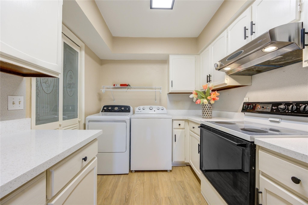 351 N Post Oak Lane - Photo 9