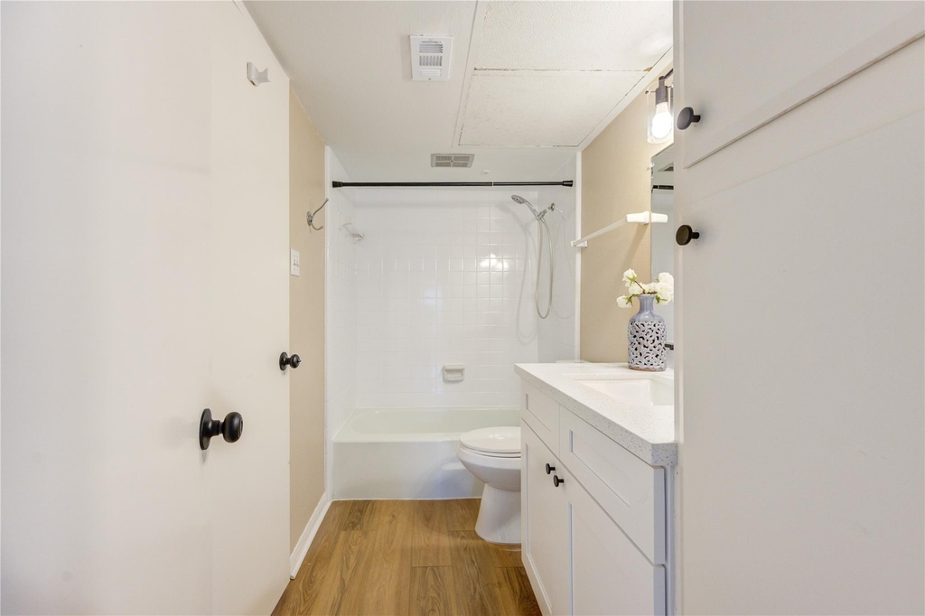 351 N Post Oak Lane - Photo 22