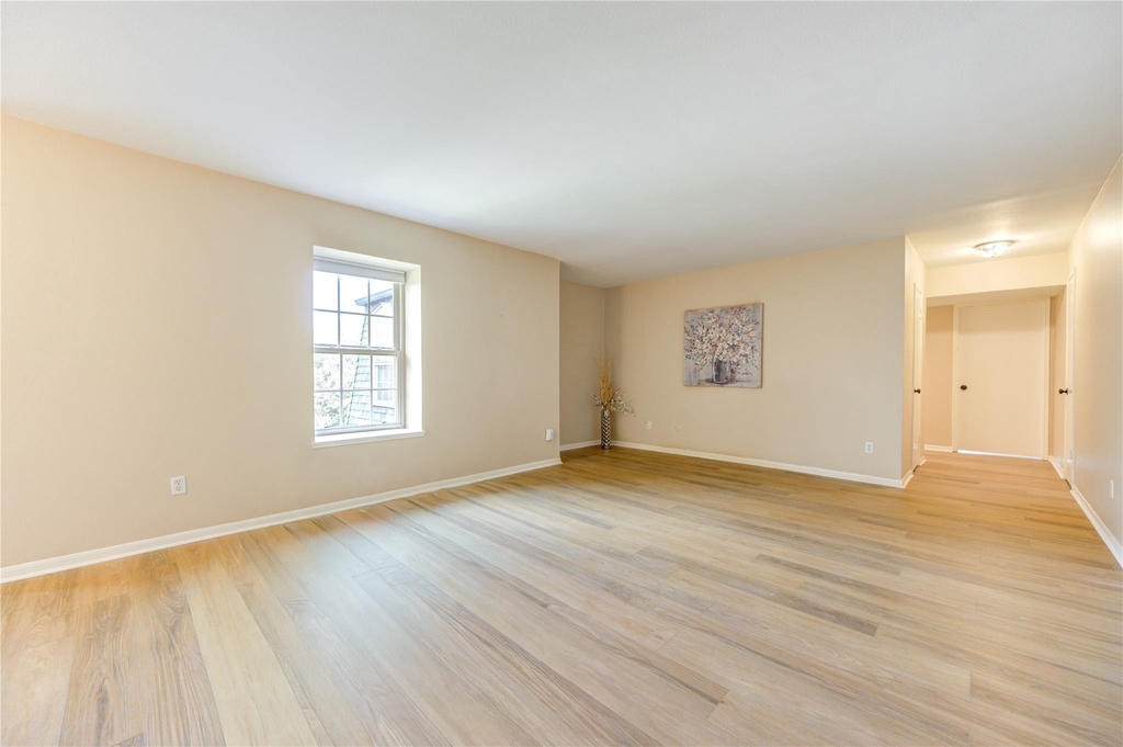 351 N Post Oak Lane - Photo 4