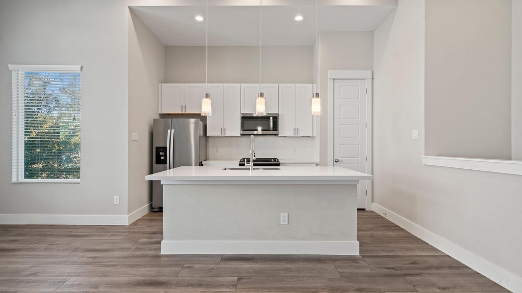 814 Thornton Road - Photo 2