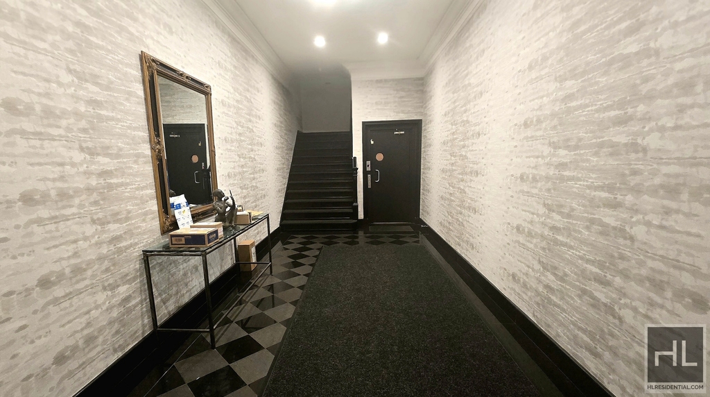 East 83rd Street - Photo 3