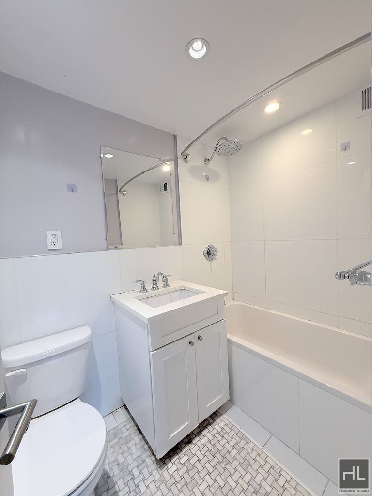 West 93 Street - Photo 5