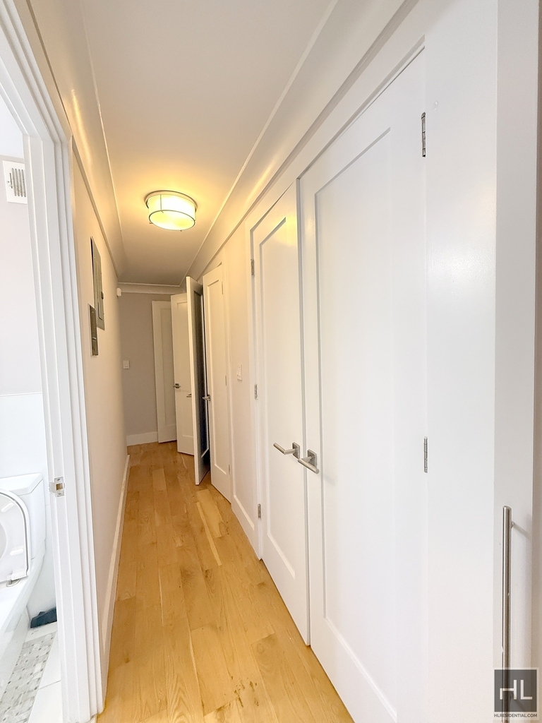 West 93 Street - Photo 3
