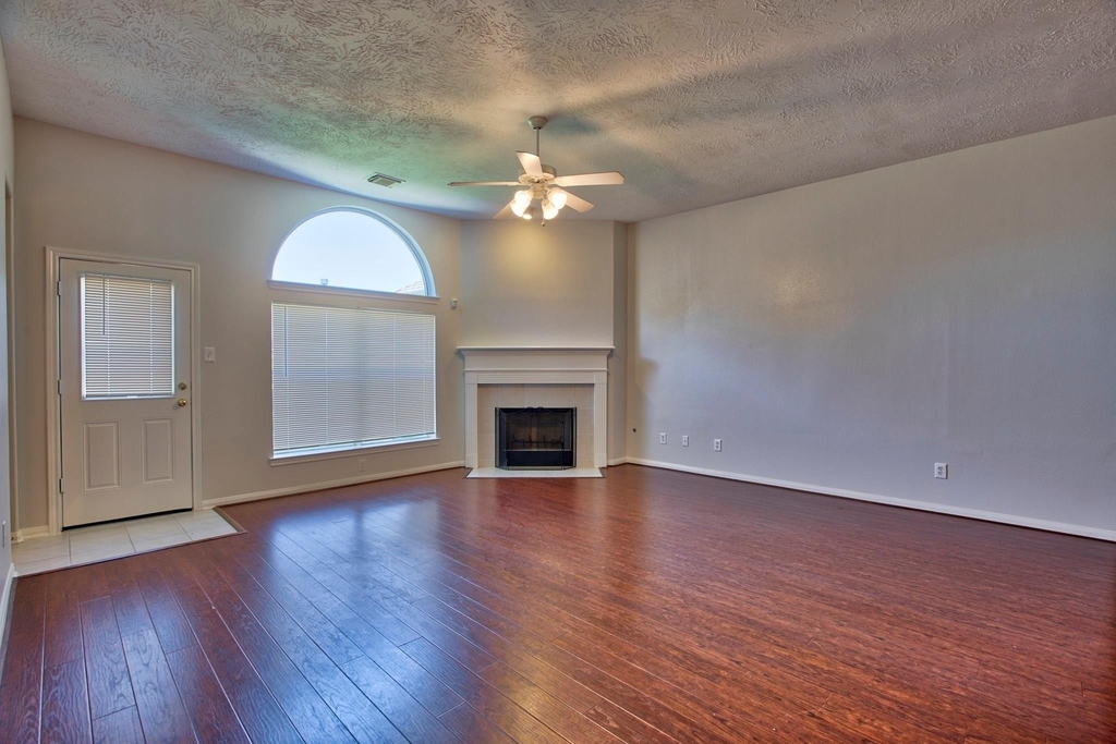 6715 Village Bridge Drive - Photo 4