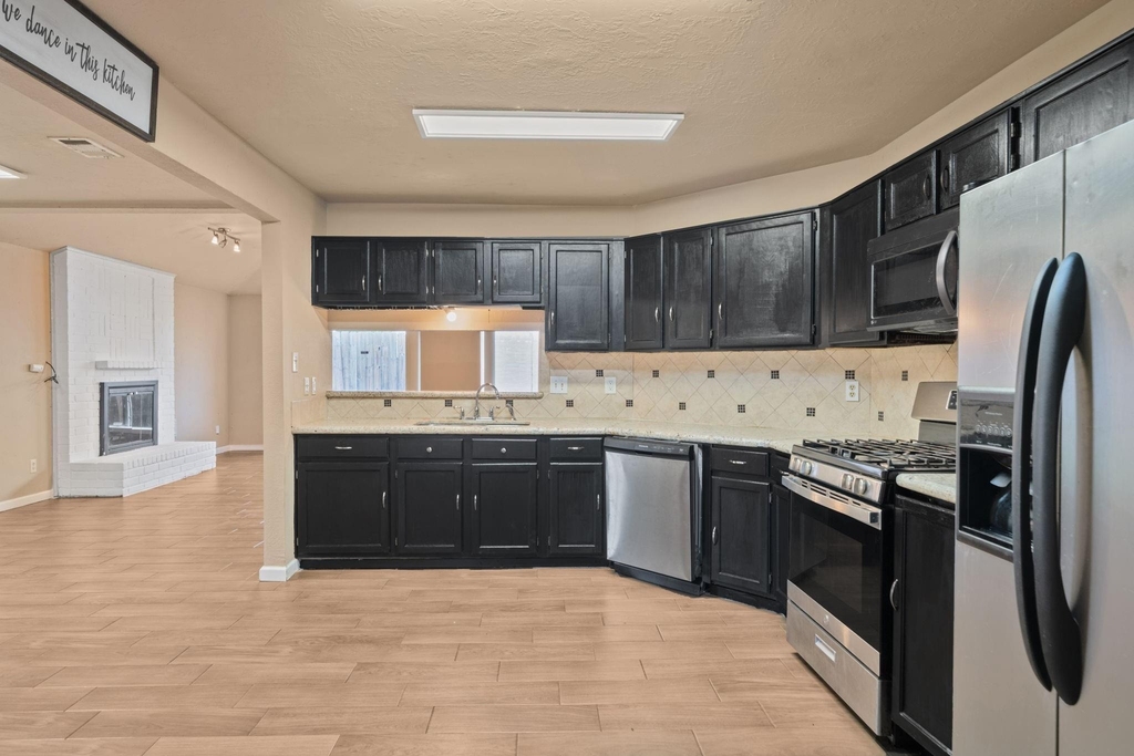 16719 Sky Blue Lane - Photo 4