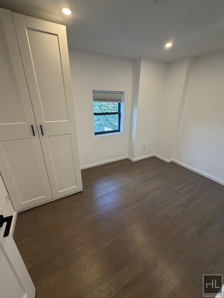 Steinway Street - Photo 12