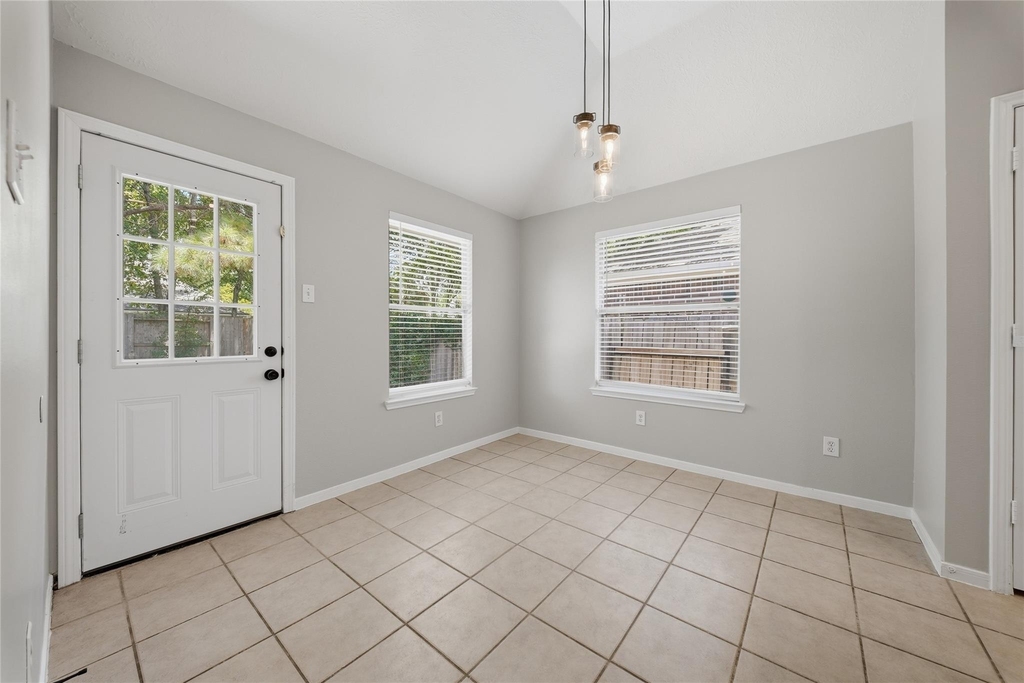 1607 Sandy Park Drive - Photo 4