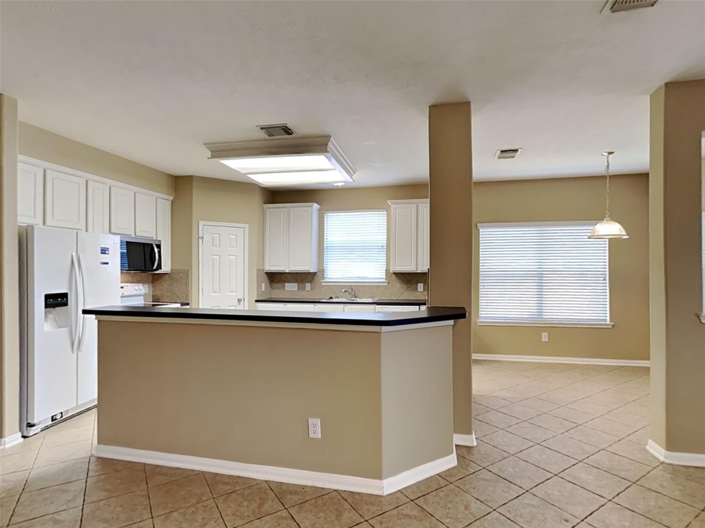 3523 Pine Valley Drive - Photo 2