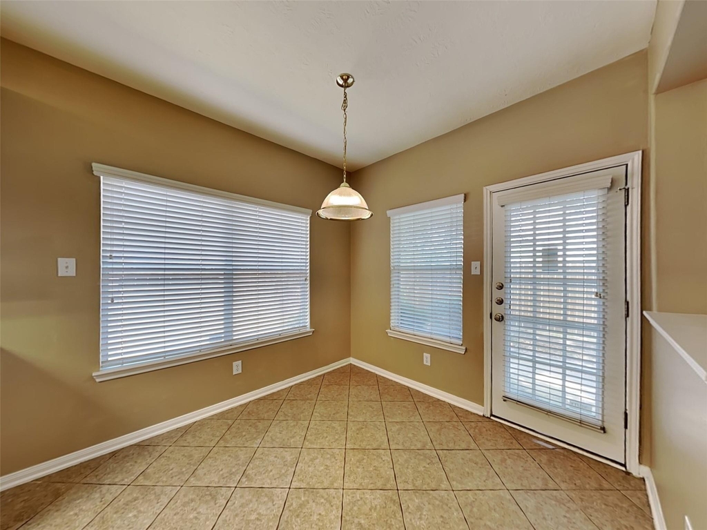 3523 Pine Valley Drive - Photo 3