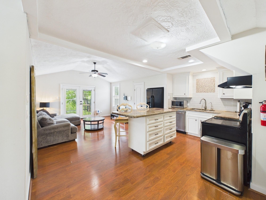 5110 Academy Street - Photo 0