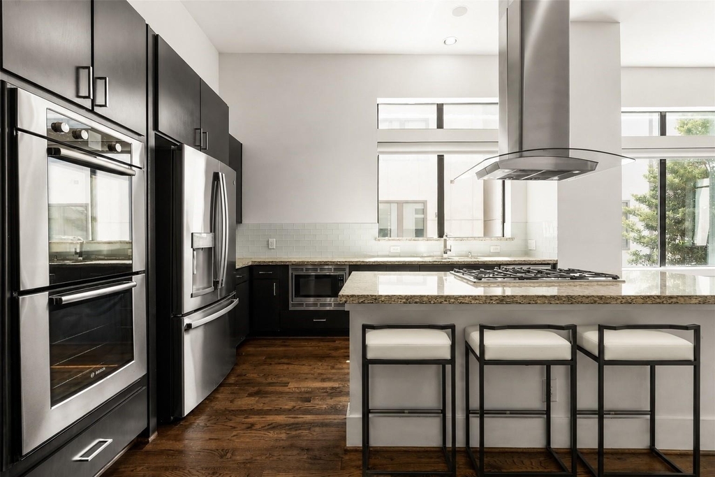 1903 Crockett Street - Photo 10