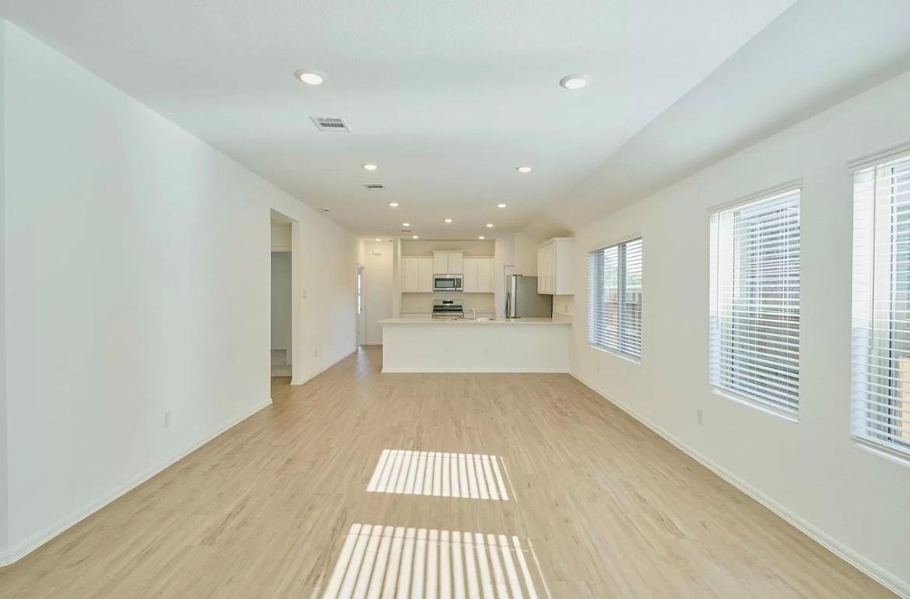 6313 Barrington Cliff Trail - Photo 2