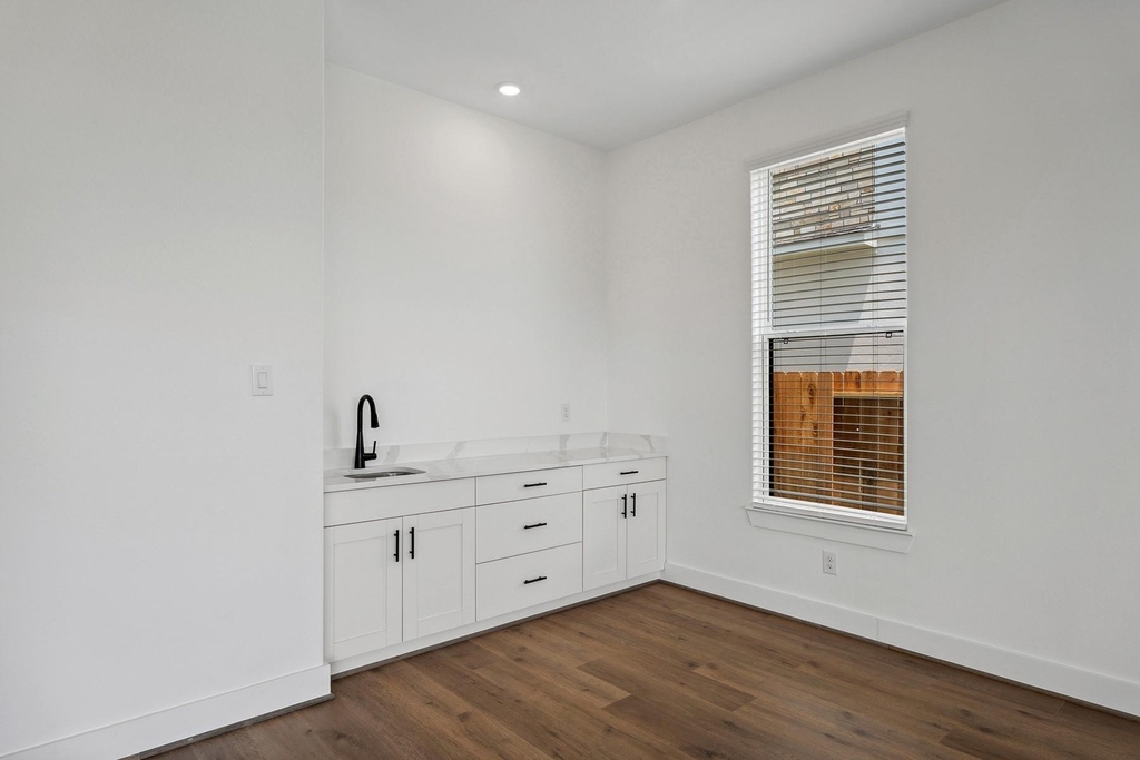 1820 Drover Lane - Photo 9