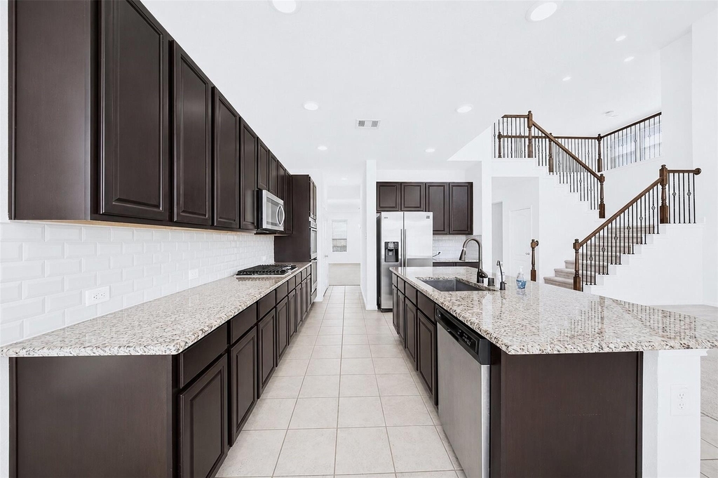 22406 Newcastle Waters Court - Photo 8