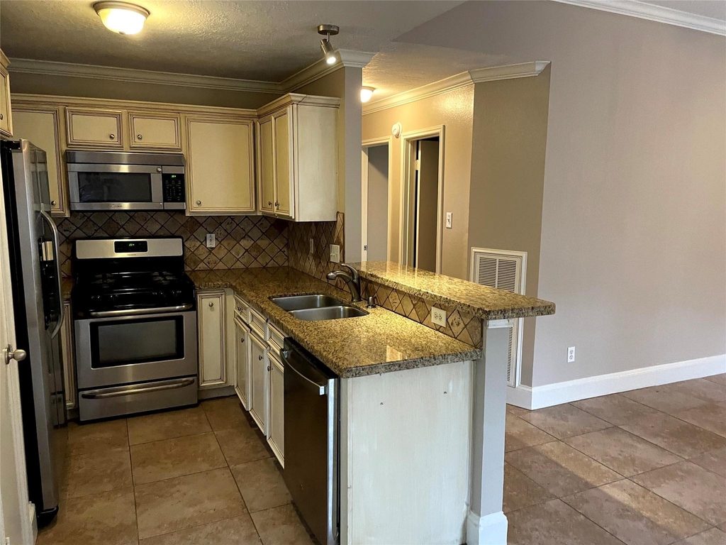 21747 Deep Pines Drive - Photo 3