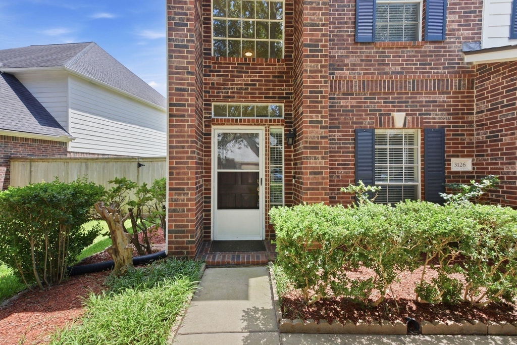 3126 Waters View Drive - Photo 4