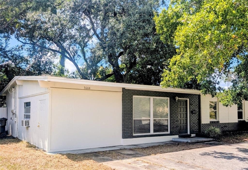 3006 E Anderson Street - Photo 1