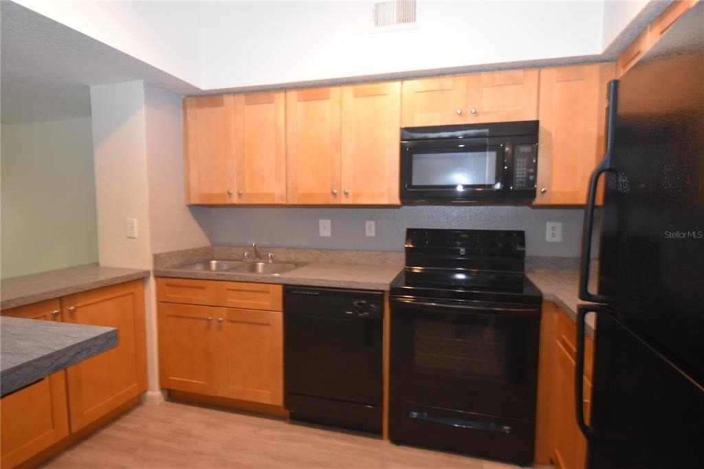 2402 W Azeele Street - Photo 1