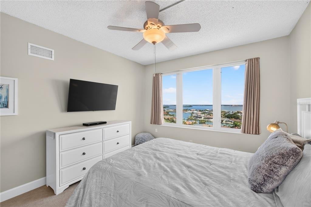 736 Island Way - Photo 36