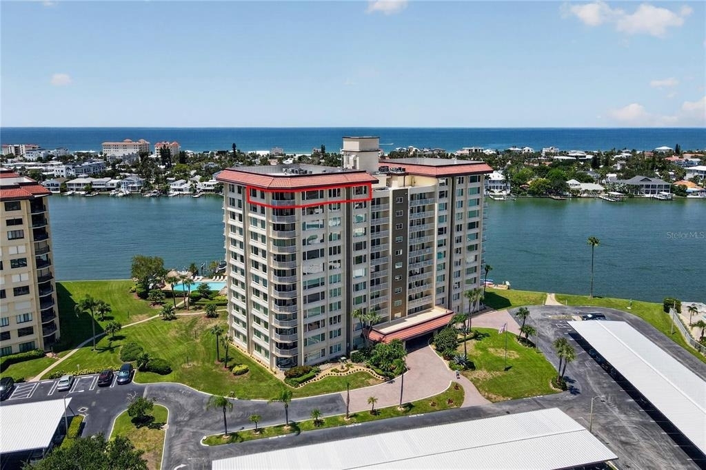 736 Island Way - Photo 1