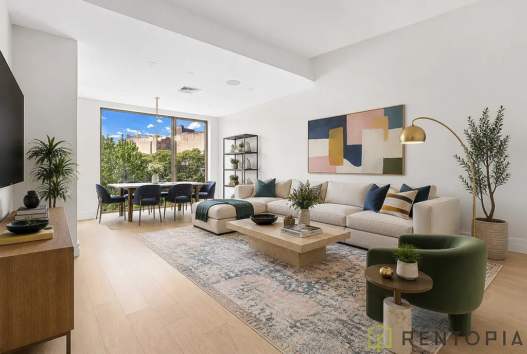 960 Franklin Avenue - Photo 0