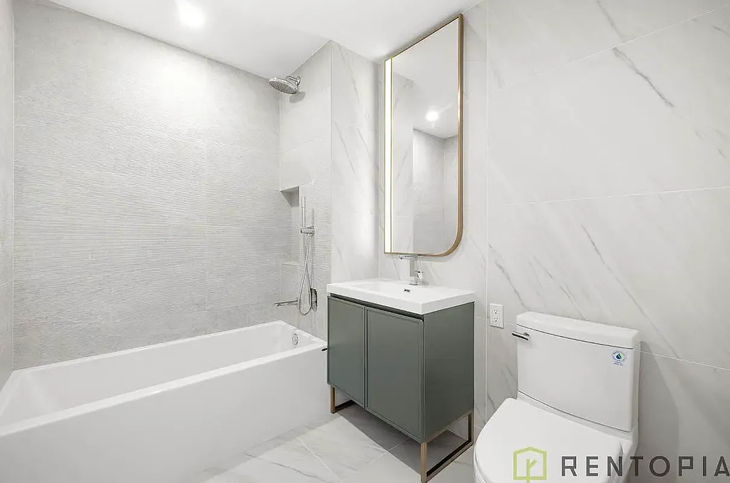 960 Franklin Avenue - Photo 4
