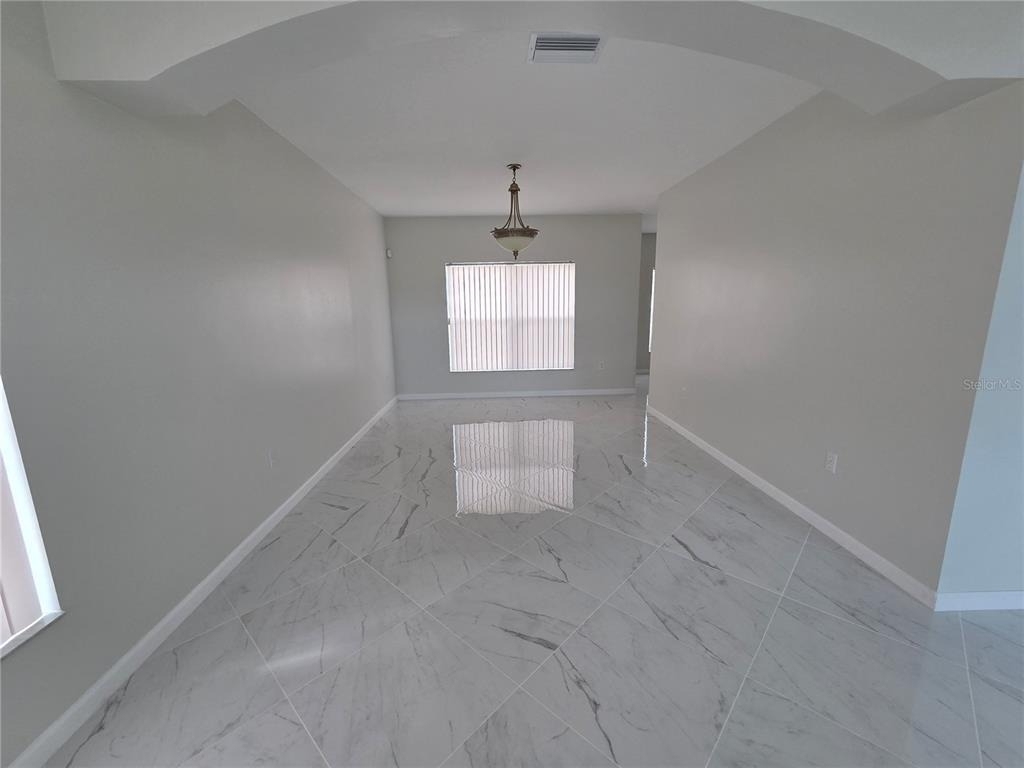 330 Aldershot Court - Photo 16