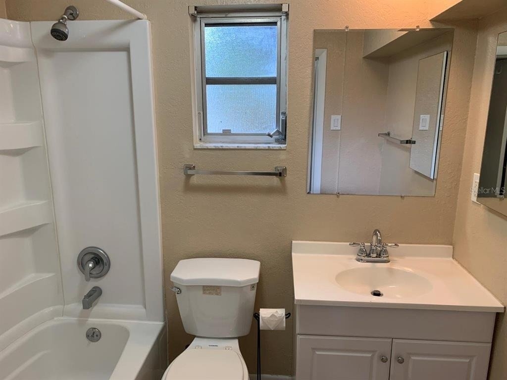 108 E Hazel Street - Photo 10