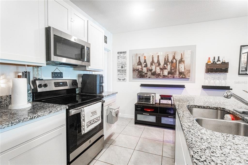 643 Belgrove Street - Photo 4