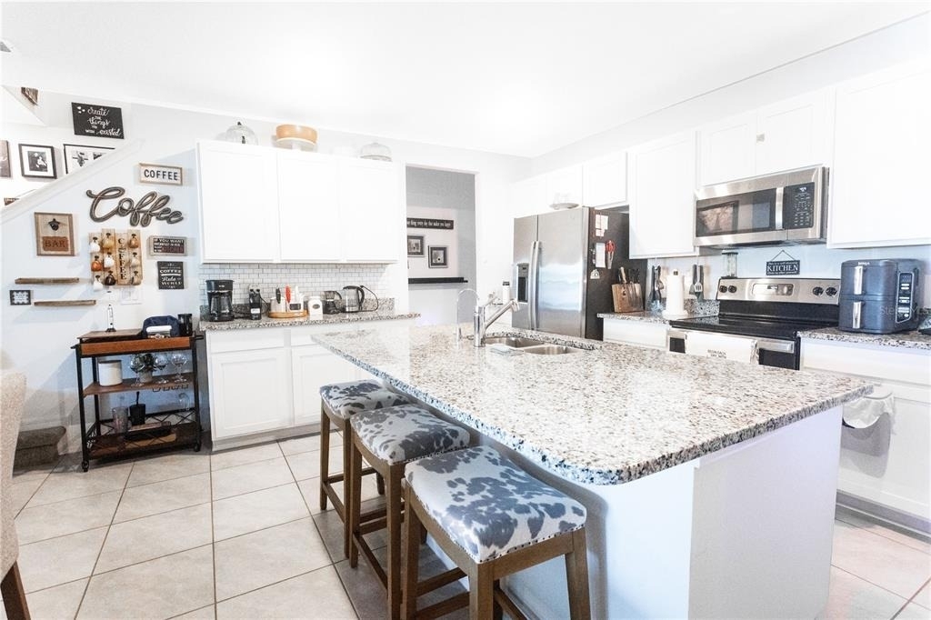 643 Belgrove Street - Photo 3