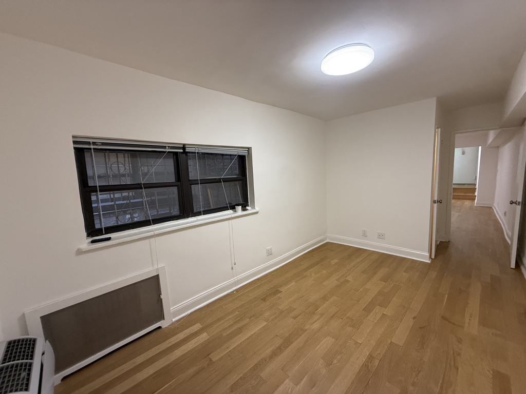 191 East 76th Street - Photo 7