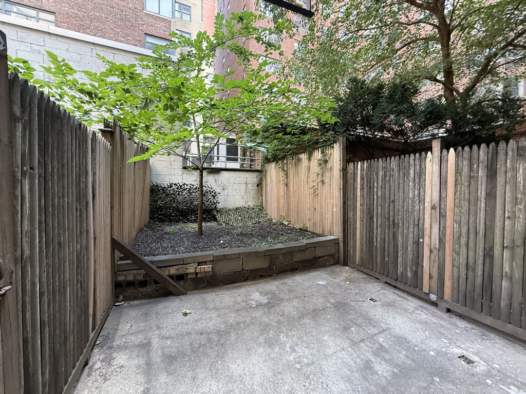 191 East 76th Street - Photo 8
