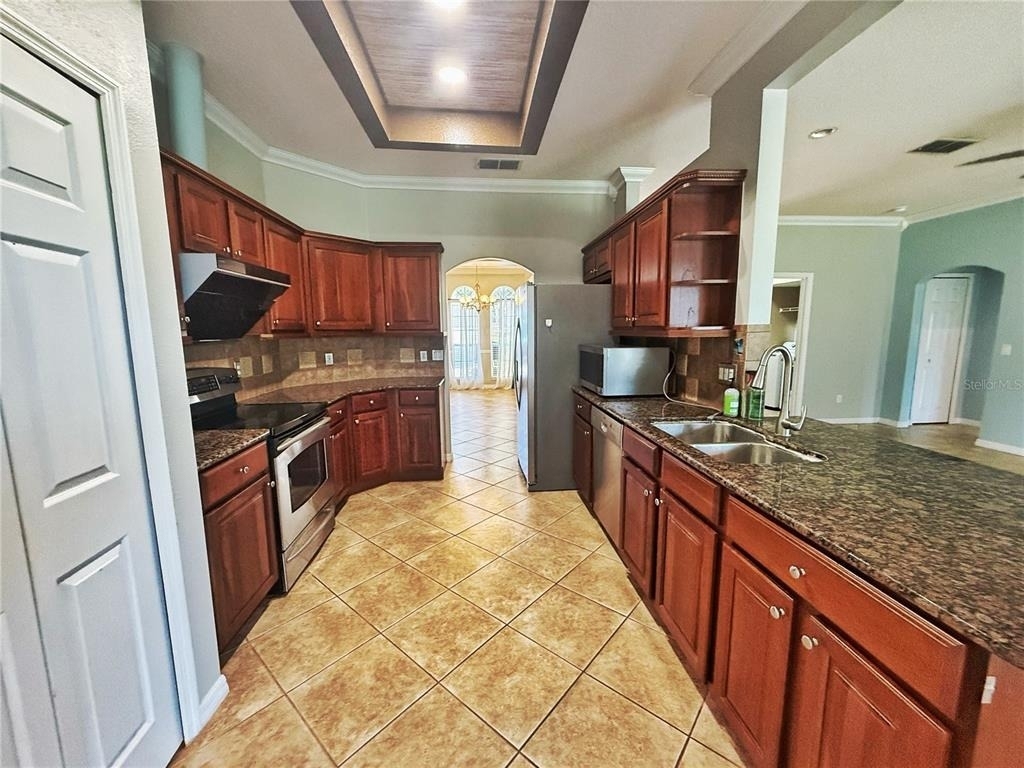 2222 Caxton Avenue - Photo 3