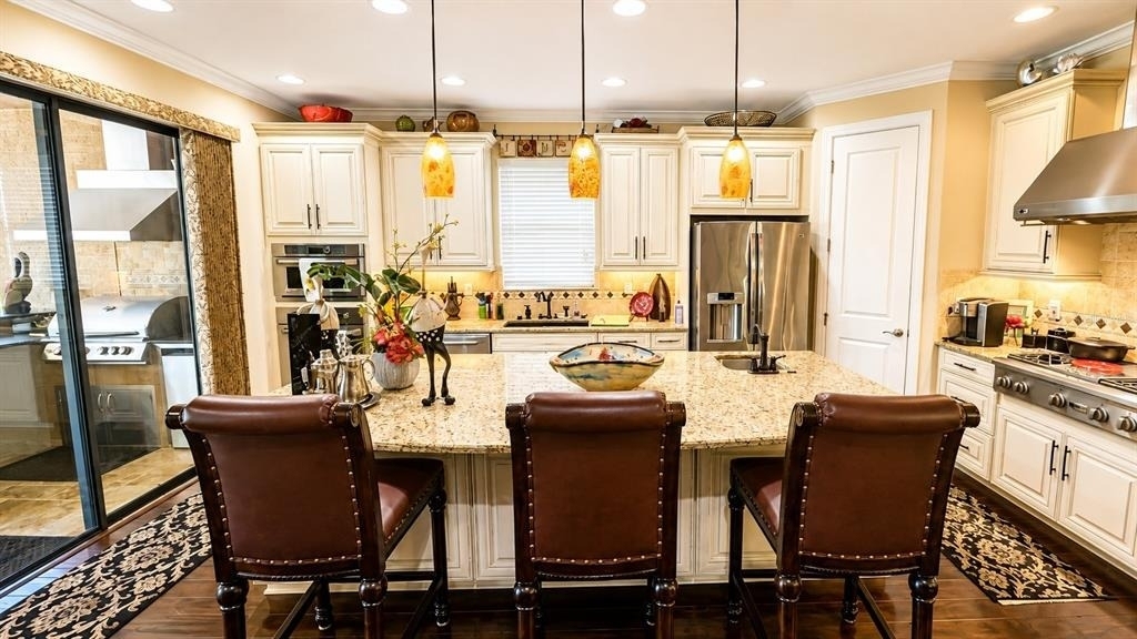 2519 Vaccaro Drive - Photo 3