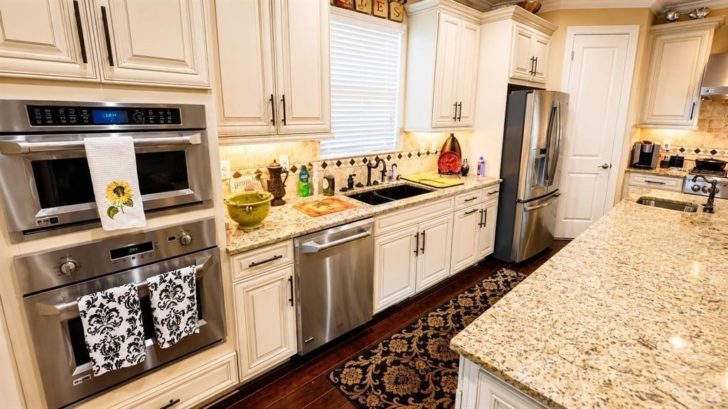2519 Vaccaro Drive - Photo 4