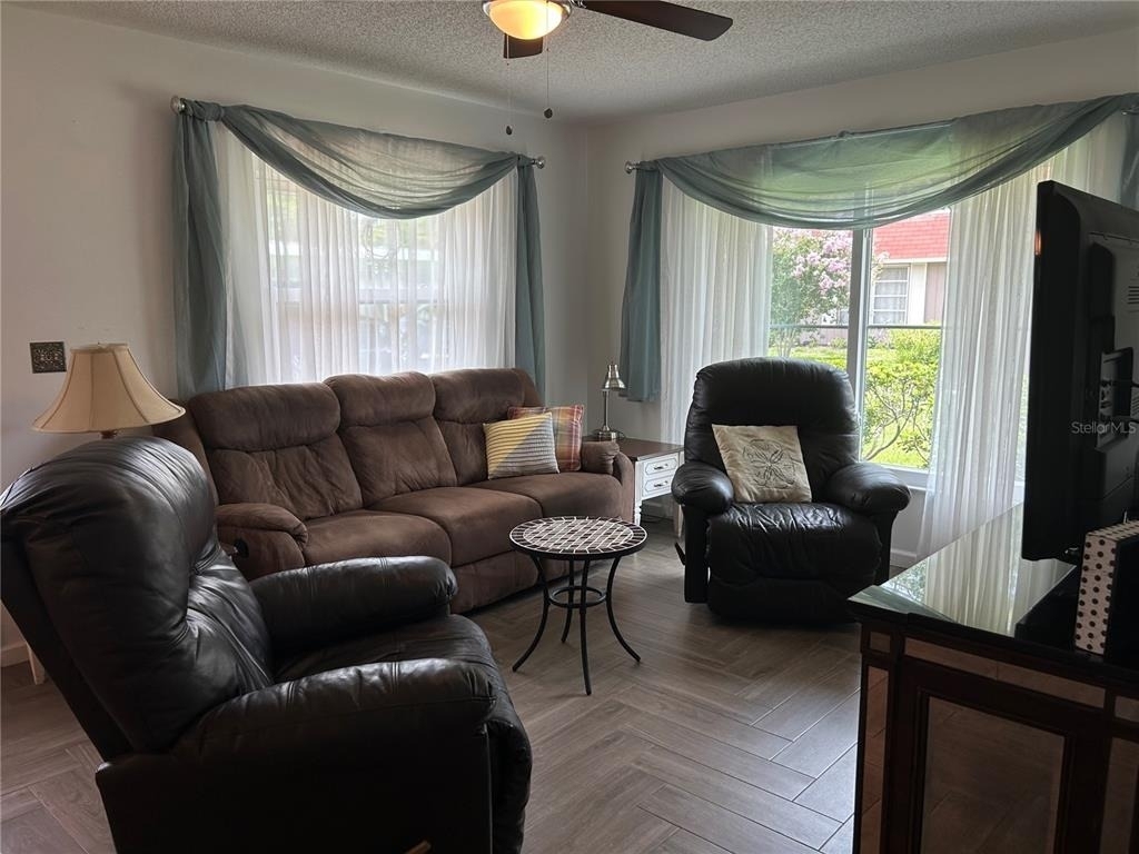 1359 Glendale Circle W - Photo 8