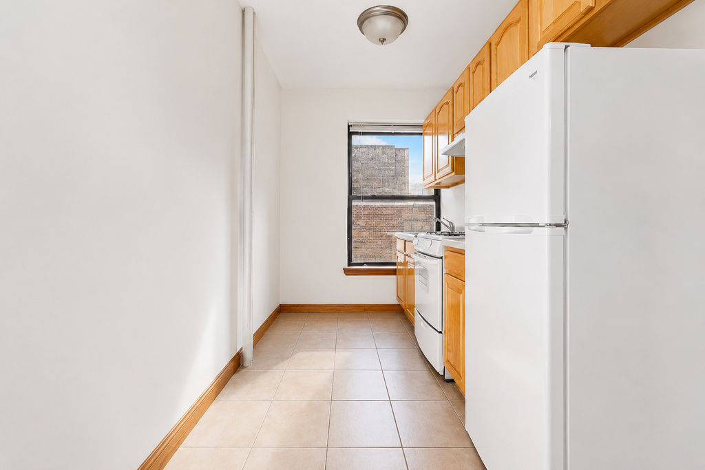 328 East 14th St - Photo 2