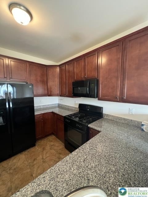 974 King Way - Photo 2