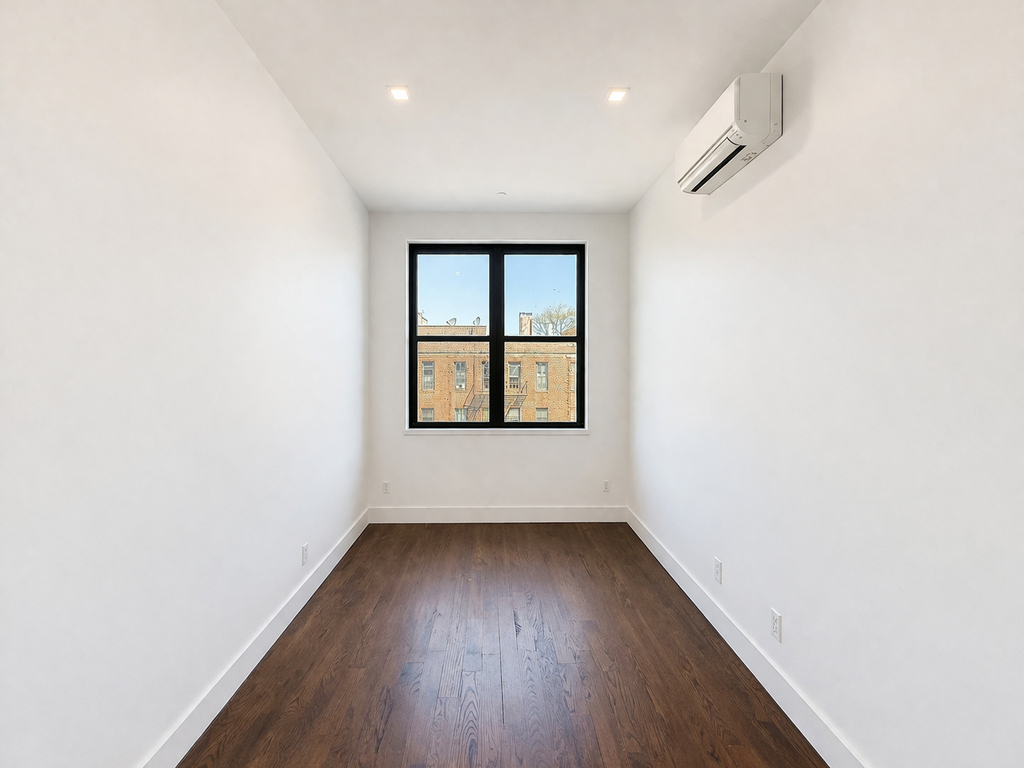 3208 Glenwood Rd - Photo 0