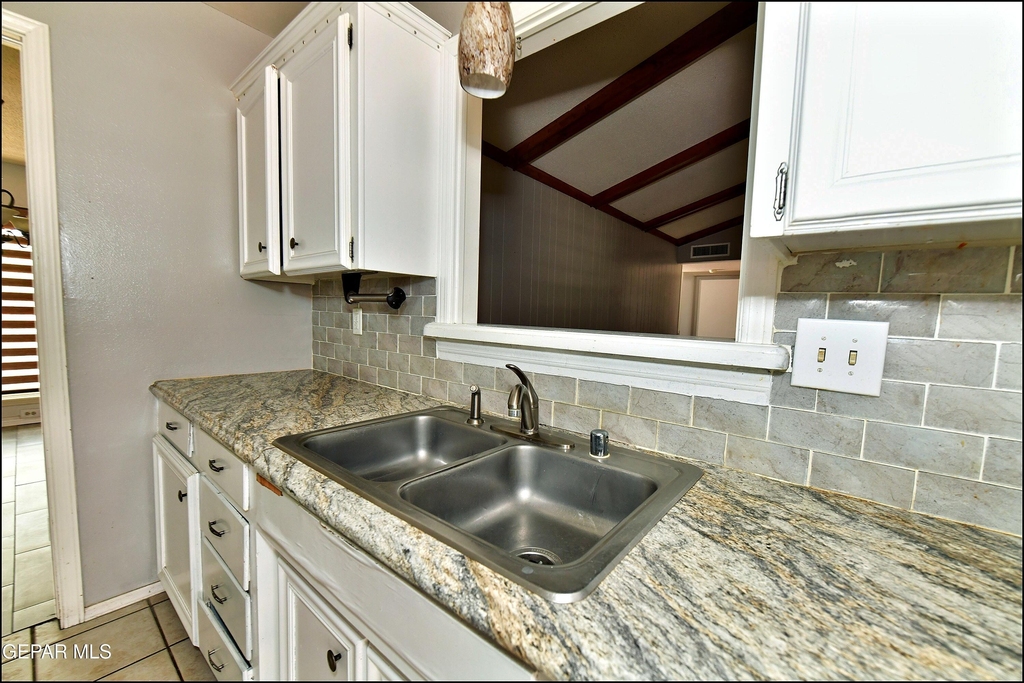 9125 W H Burges Drive - Photo 17