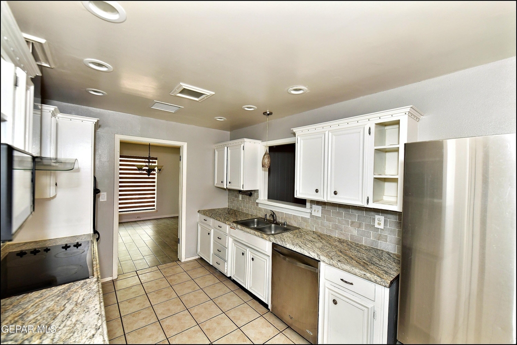 9125 W H Burges Drive - Photo 15