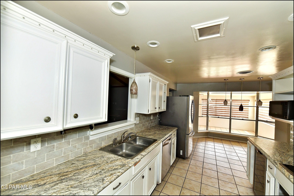 9125 W H Burges Drive - Photo 13