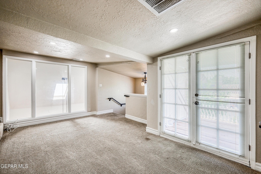 715 E Robinson Avenue - Photo 43