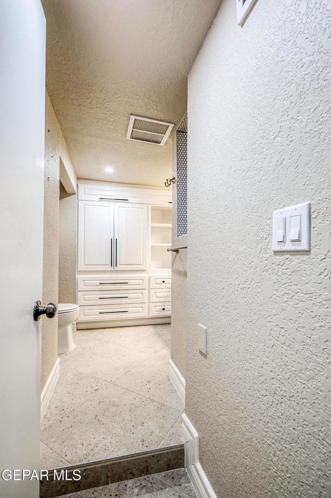715 E Robinson Avenue - Photo 48